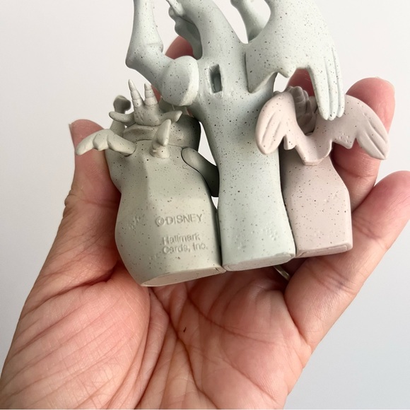 Hallmark Disney Hunchback Notre Dame Laverne Victor and Hugo Keepsake Ornament - Picture 5 of 6